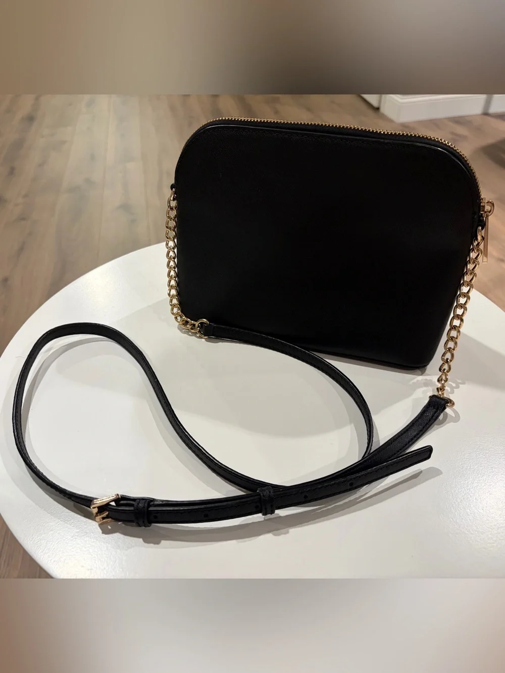 Michael Kors Black Jet Set Crossbody Bag, Gold Logo, Gold Chain